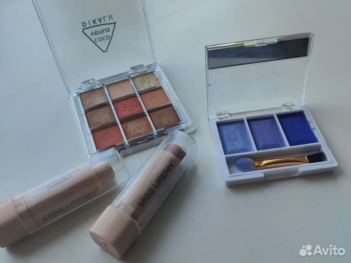 Палетки теней и стики для контуринга