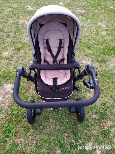 Прогулочная коляска