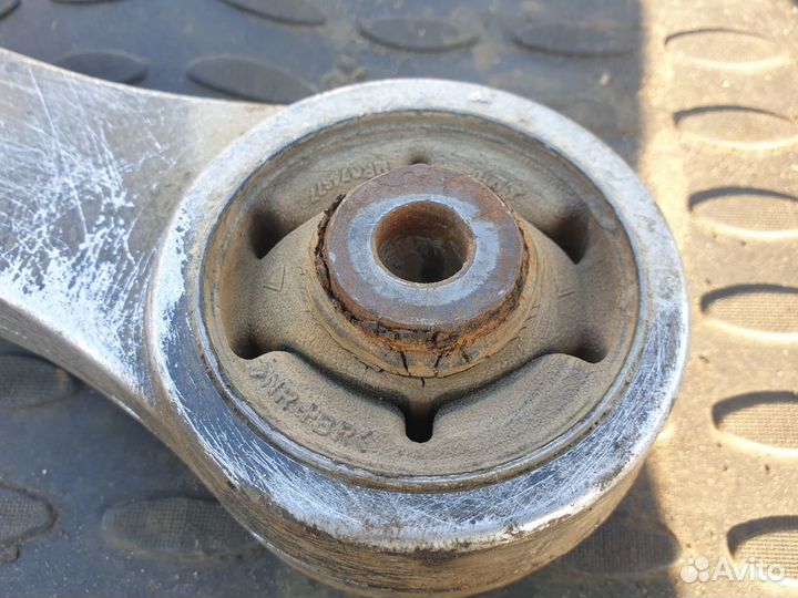 Кронштейн опора заднего редуктора Pajero 3 Паджеро