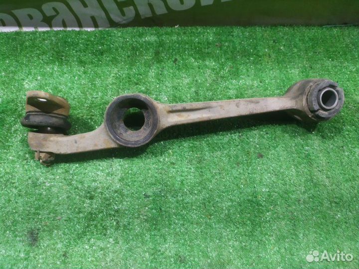 Рычаг подвески передний левый Toyota Vista SV40