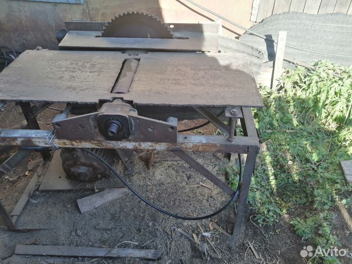 Деревообрабатывающий станок