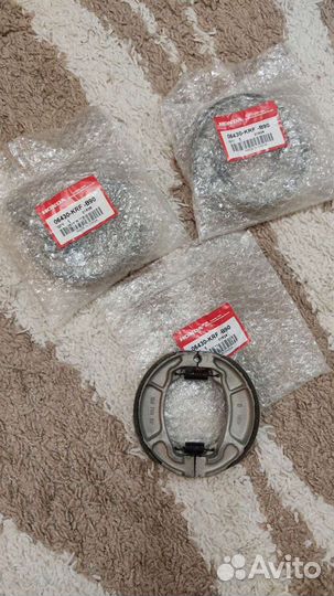 Задние тормозные колодки Honda Spacy 100 Lead 90