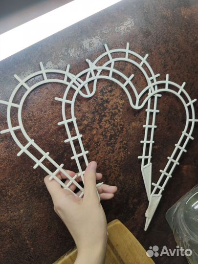 Подставка Опора под растения Сердце пластик