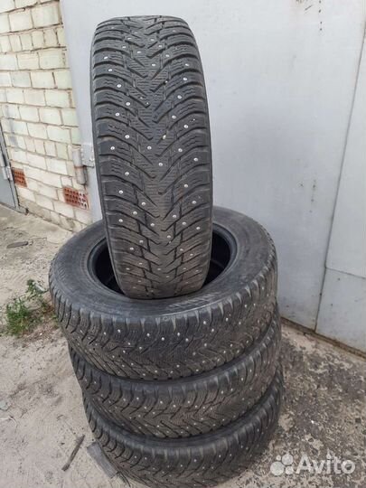 Nokian Tyres Hakkapeliitta 8 SUV 215/65 R17