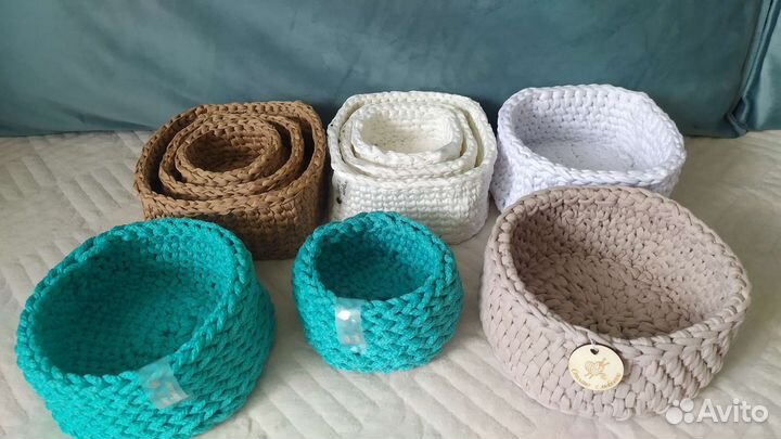 Вязаная корзинка