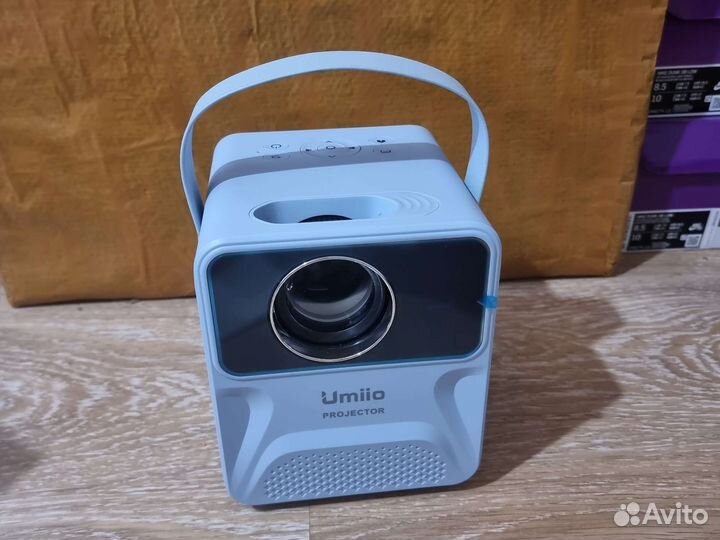 Мини проектор umiio