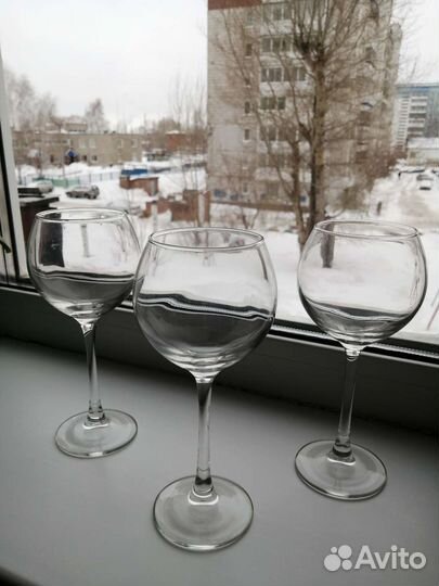 Бокалы для вина новые