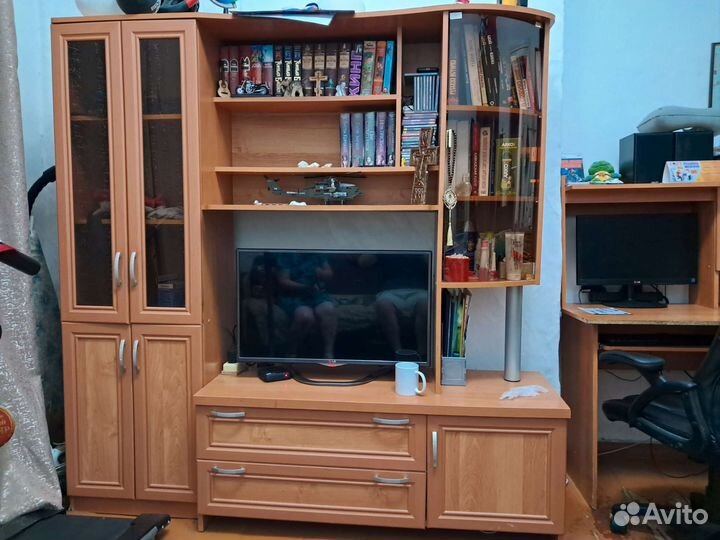 Стенка в гостиную, горка, прихожая