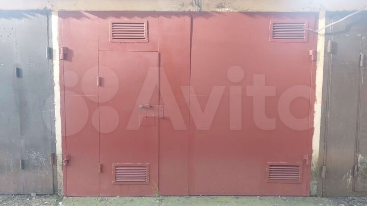 Гараж, > 30 м²