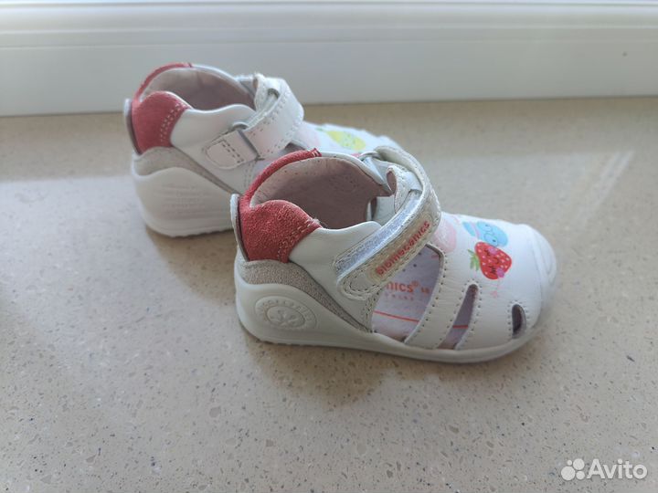 Сандалии детские biomecanics для девочки 18