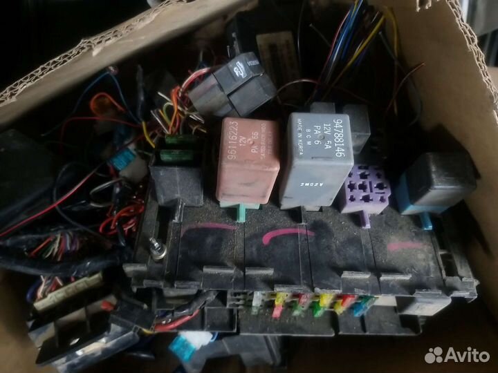 Блок предохранителей нексия