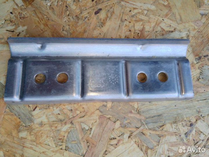 Крепление аккумулятора Audi A8 D4 long 4.2 cdra