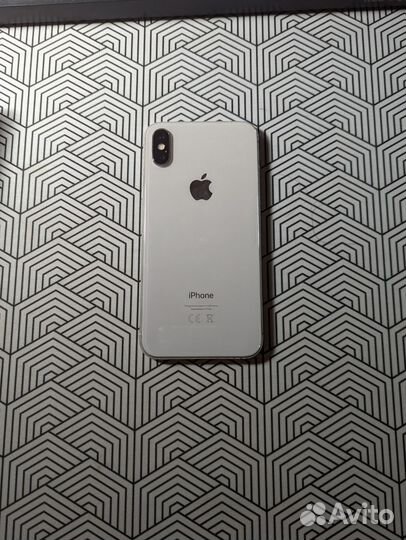 iPhone X, 64 ГБ