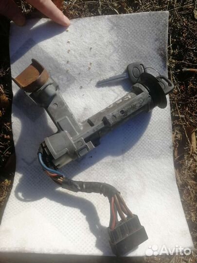 Замок зажигание на Toyota Corolla