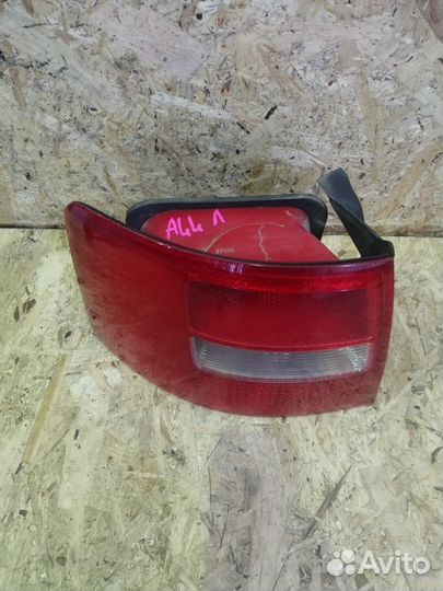 Фонарь левый Audi A6 C5 allroad
