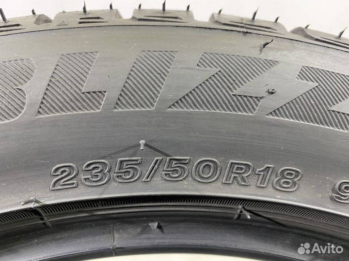 Bridgestone Blizzak LM-80 Evo 235/50 R18