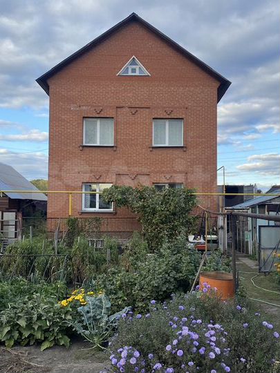 Дом 200 м² на участке 10 сот.