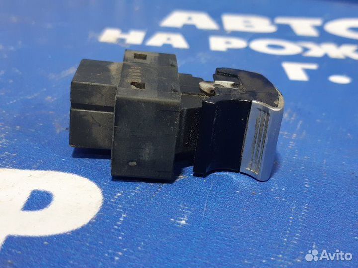 Кнопка стеклоподъемника Lifan Solano седан 2011