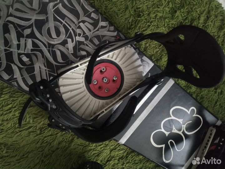 Сноуборд + крепления + ботинки