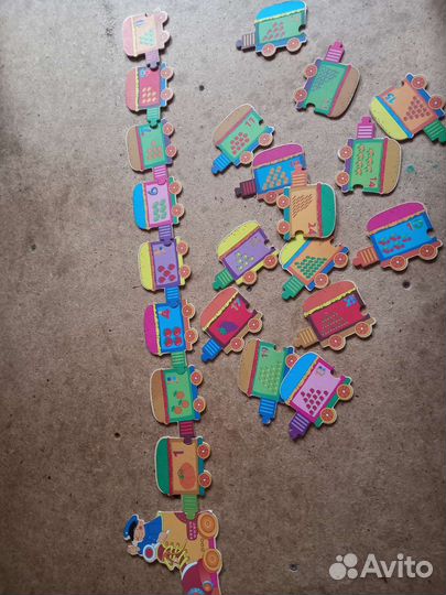 Паровозик деревянный