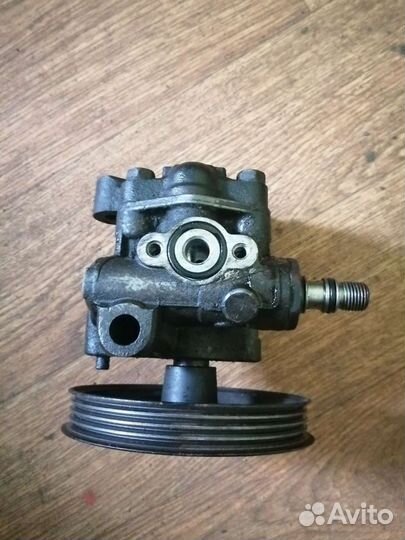 Насос гура Мицубиси Лансер 6