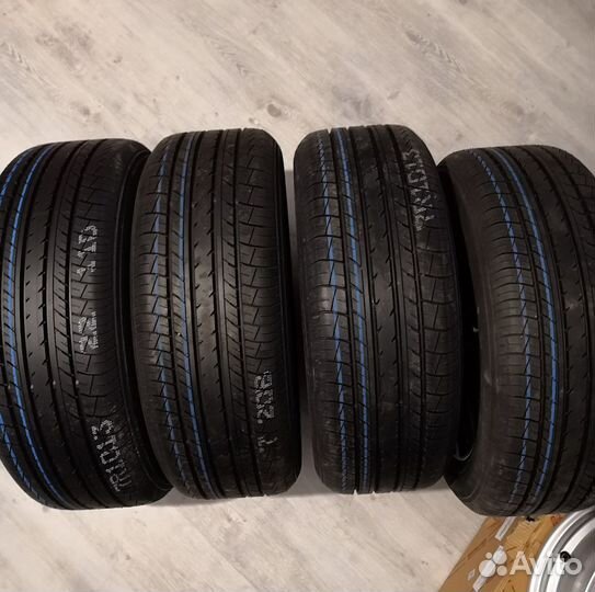 Yokohama BluEarth E70BZ 215/55 R17 94V
