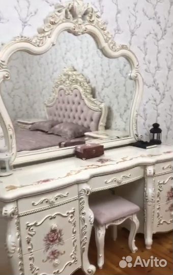 Спальный гарнитур