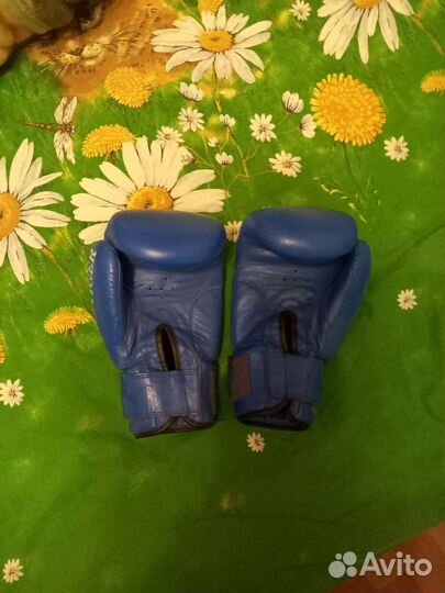 Боксерские перчатки