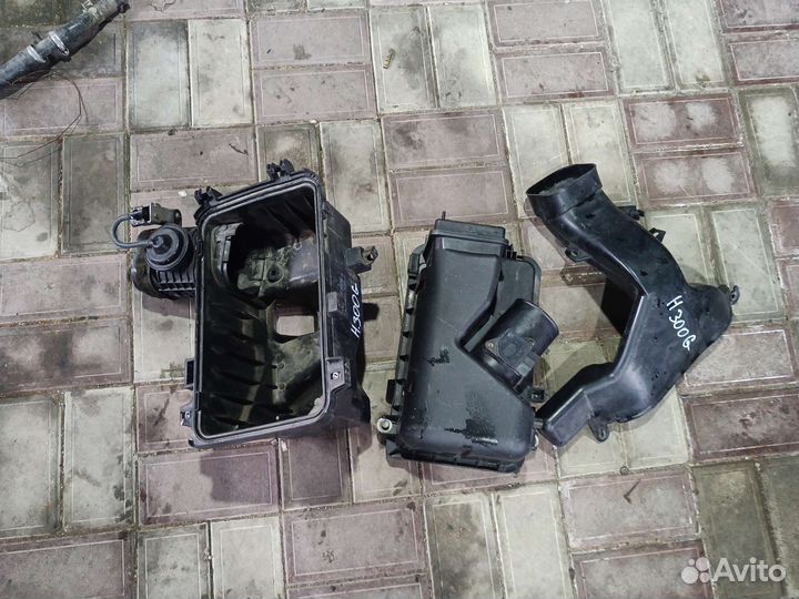 Корпус воздушного фильтра toyota harrier RX300