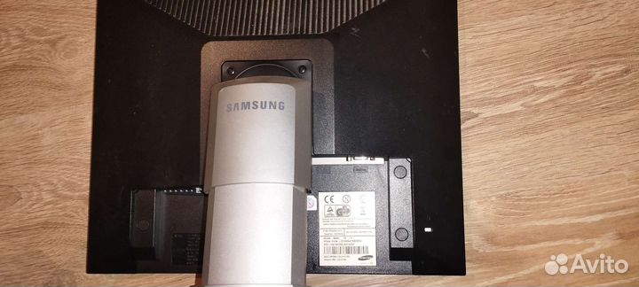 Монитор Samsung 19