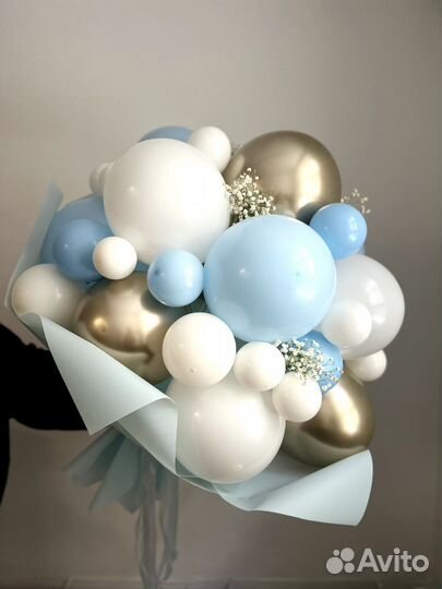 Букет из шаров и гипсофилы
