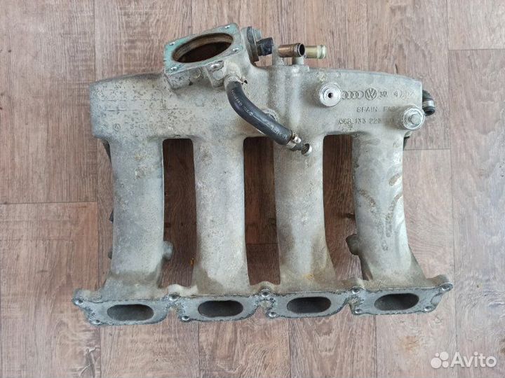 Коллектор впускной Volkswagen Passat B5+ AWM