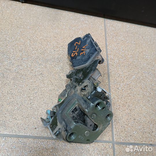 Замок двери задний Субару Легаси 2