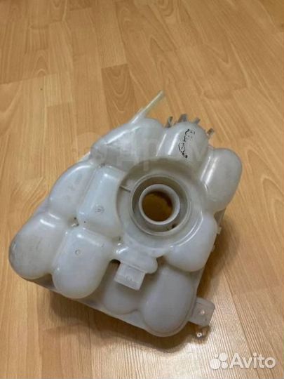 Бачок расширительный Volkswagen Touareg