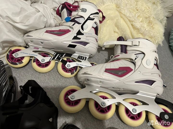 Ролики новые с комплектом защиты