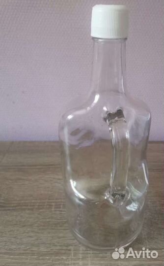 Стеклянная бутылка с ручкой 1,75л
