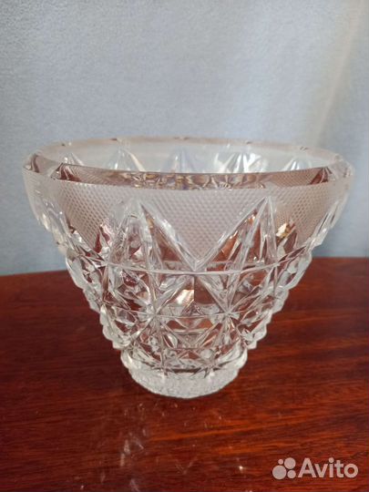 Хрустальные вазы и ладьи, много разных