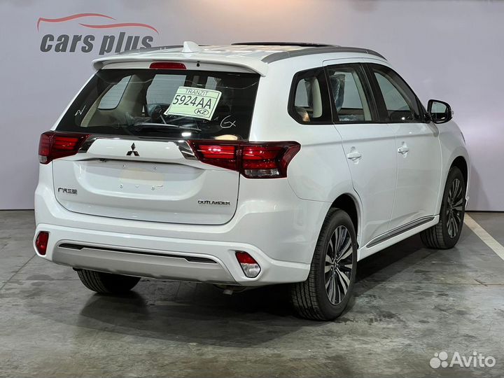 Mitsubishi Outlander 2.0 CVT, 2022, 20 км