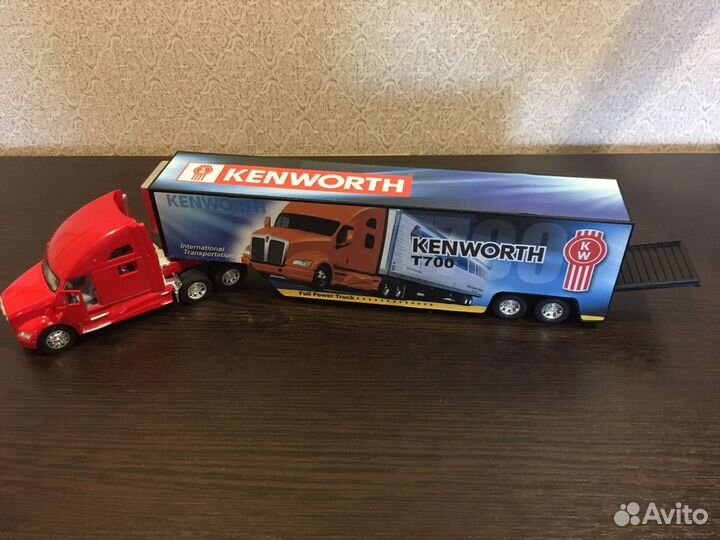 Машинка Кинсмарт Kenworth T700 1:68