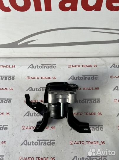 Опара двигателя верхняя toyota corolla e180