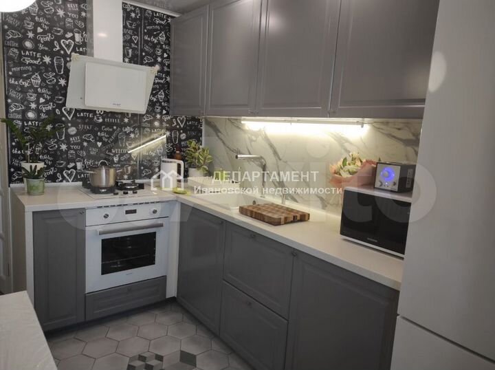 2-к. квартира, 52 м², 8/10 эт.