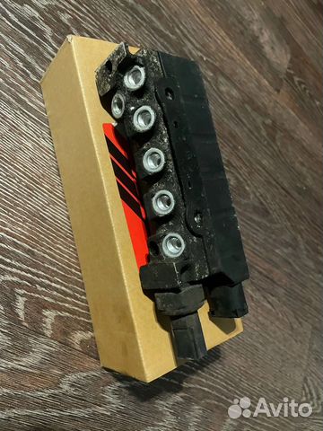 Блок клапанов пневмоподвески Mercedes W220