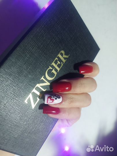 Модель на маникюр