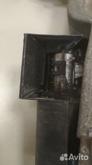 Трапеция стеклоочистителей Ford Focus