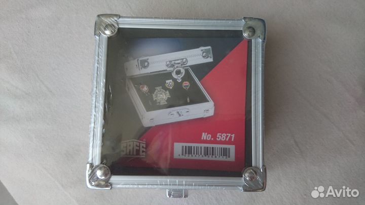 Бокс-витрина safe 5871 для значков и медалей
