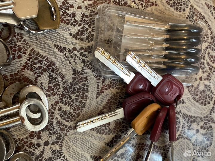 Ключи дверные