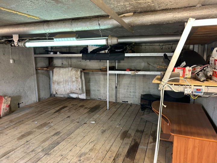 Гараж, > 30 м²