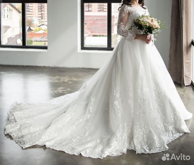 Свадебное платье