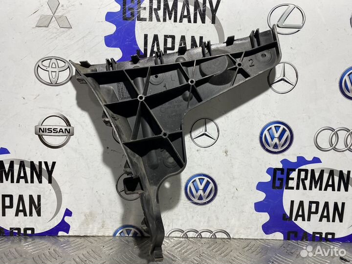 Направляющая заднего бампера левая Audi A4 B7