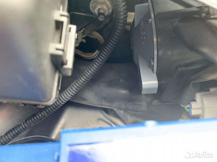 Крышка фар Toyota Avensis 2008 рестайлинг